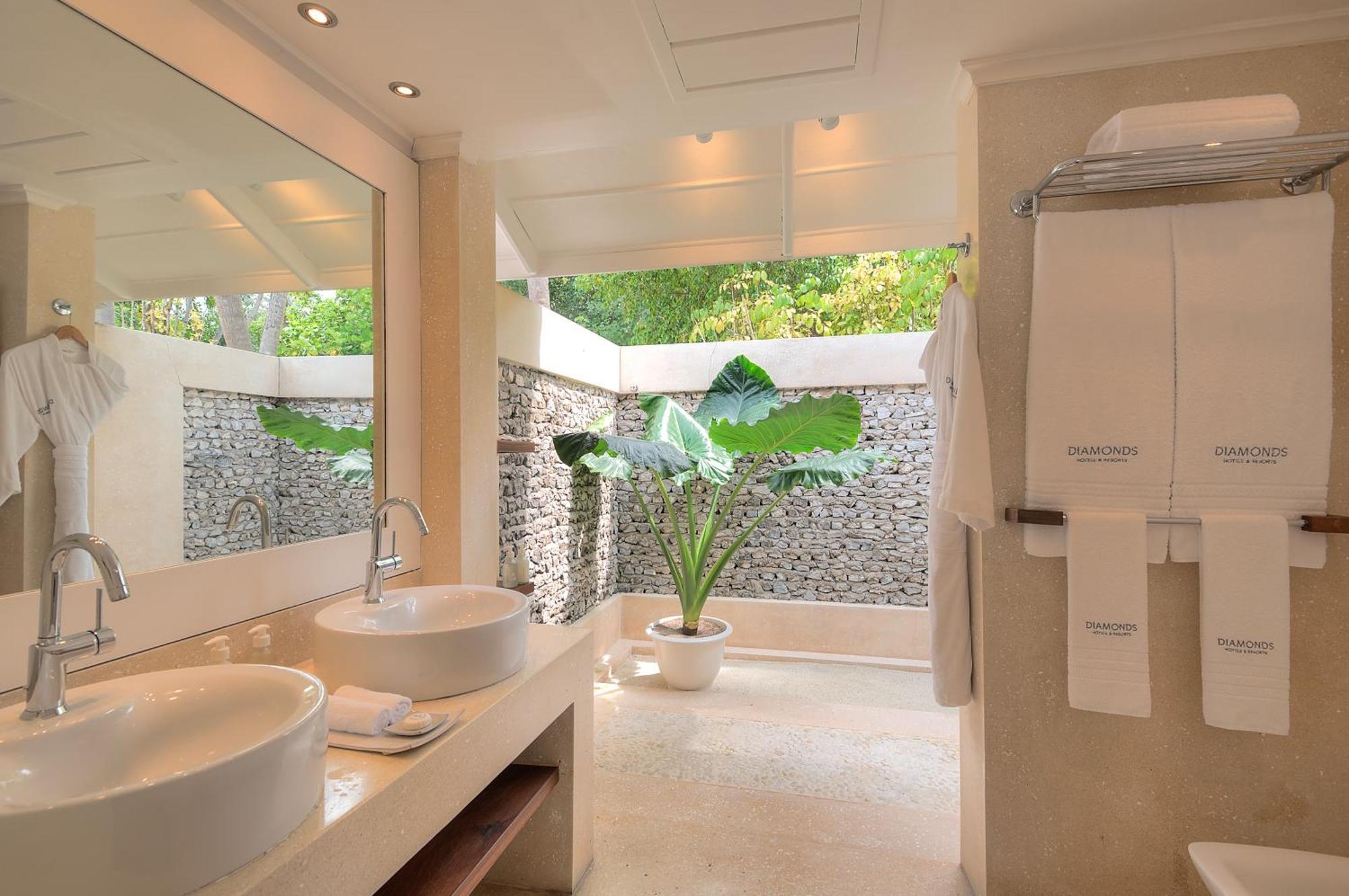 Lagoon Villa
